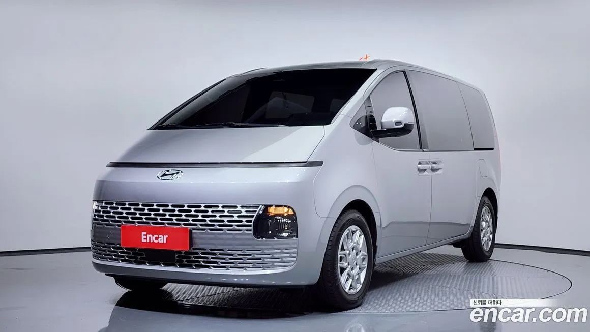 Hyundai Staria — фото 1
