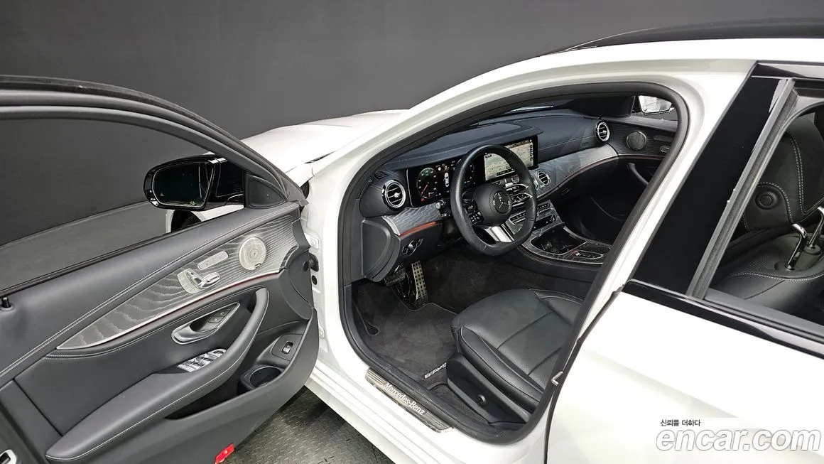 Mercedes-Benz E-Class — фото 10