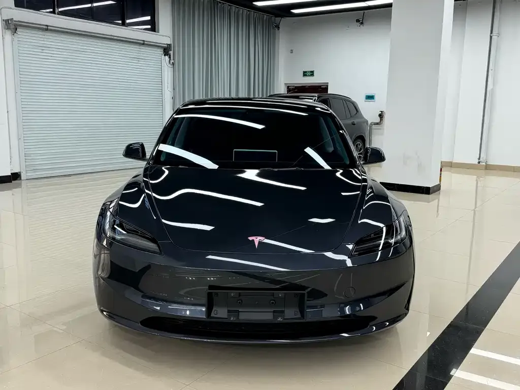 Tesla Model 3 — фото 2