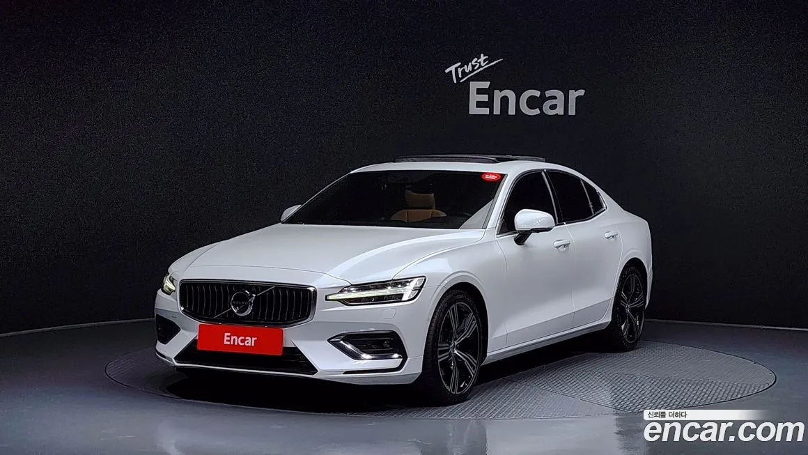 Volvo S60 — фото 1