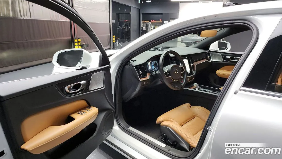 Volvo S60 — фото 10