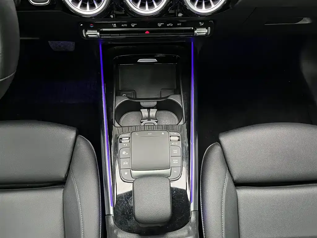 Mercedes-Benz GLA — фото 8