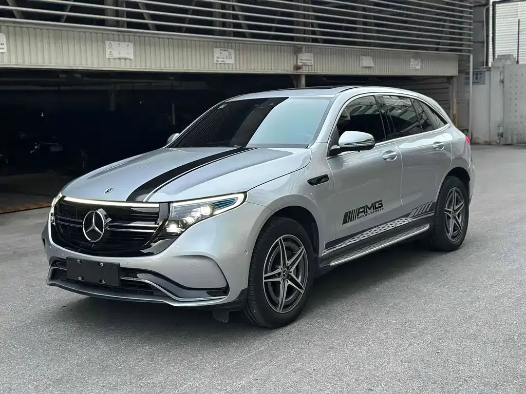 Mercedes-Benz EQC — фото 1