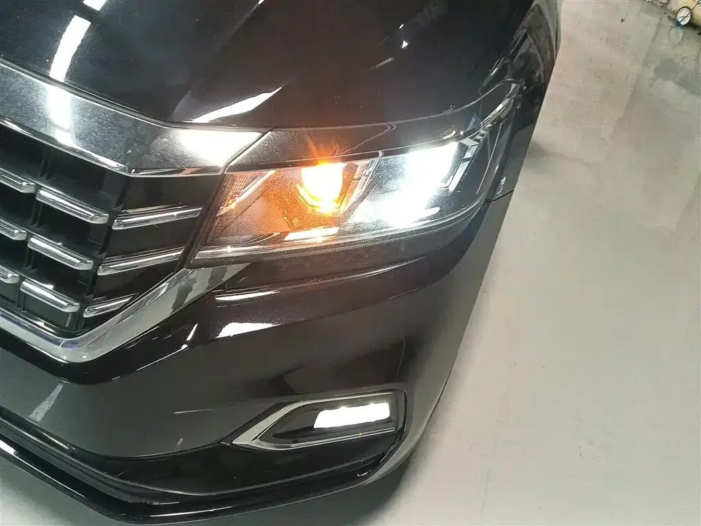 Volkswagen Passat — фото 7