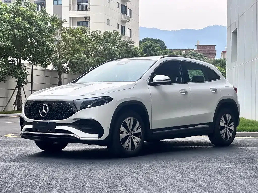 Mercedes-Benz EQA — фото 1