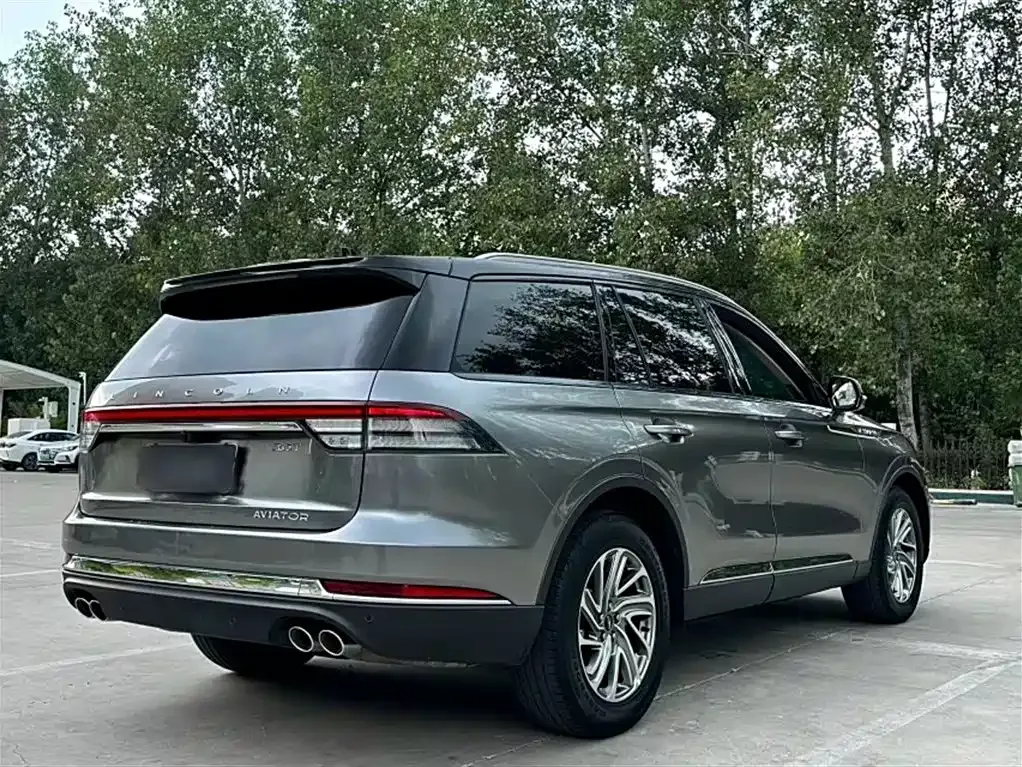 Lincoln Aviator — фото 8