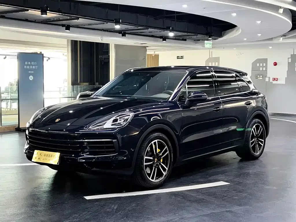 Porsche Cayenne — фото 1