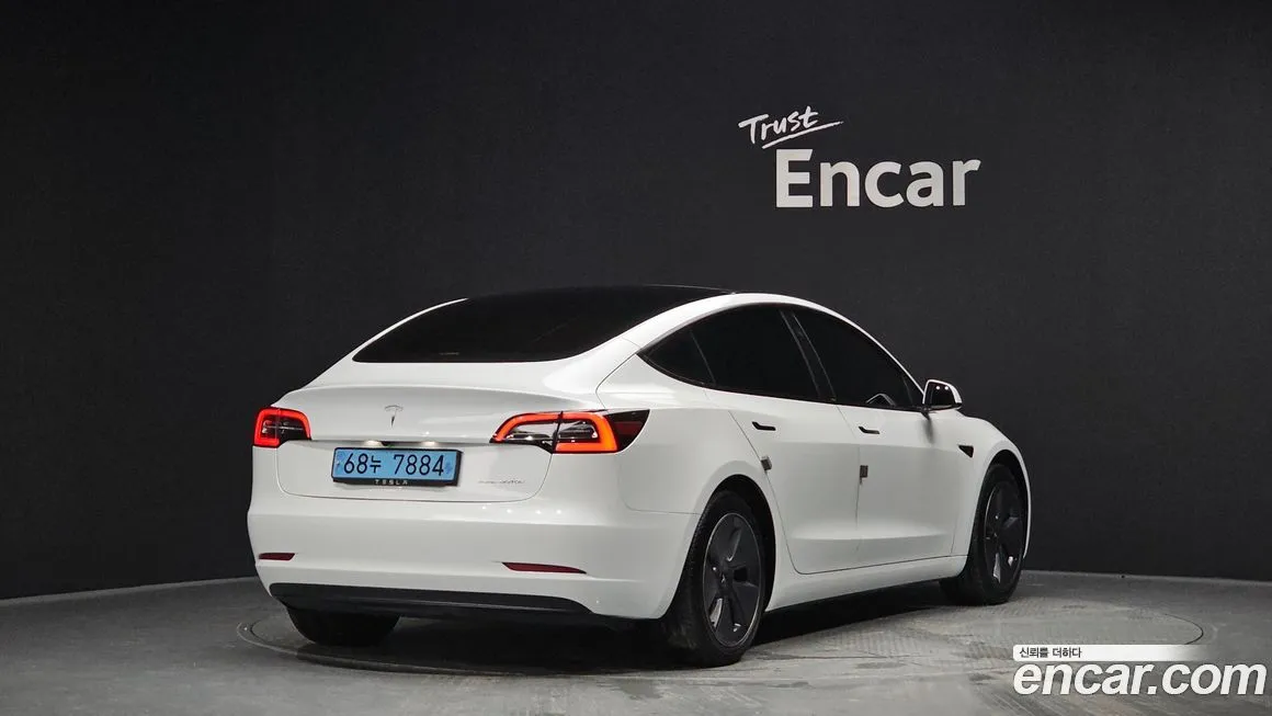 Tesla Model 3 — фото 2