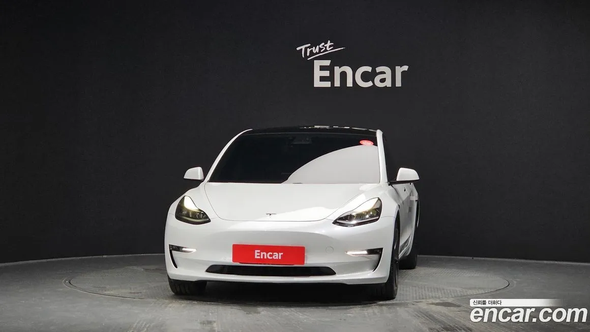 Tesla Model 3 — фото 3