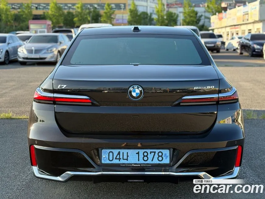 BMW i7 — фото 3