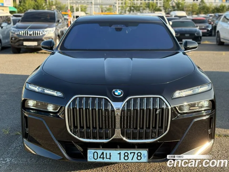 BMW i7 — фото 4