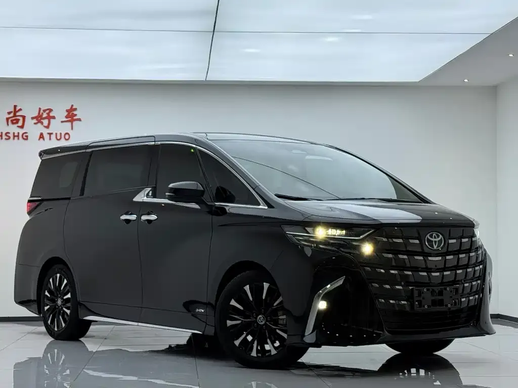 Toyota Alphard — фото 3