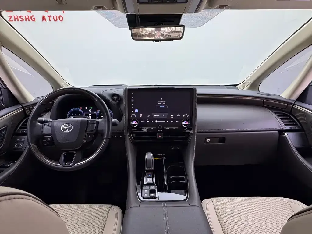 Toyota Alphard — фото 8