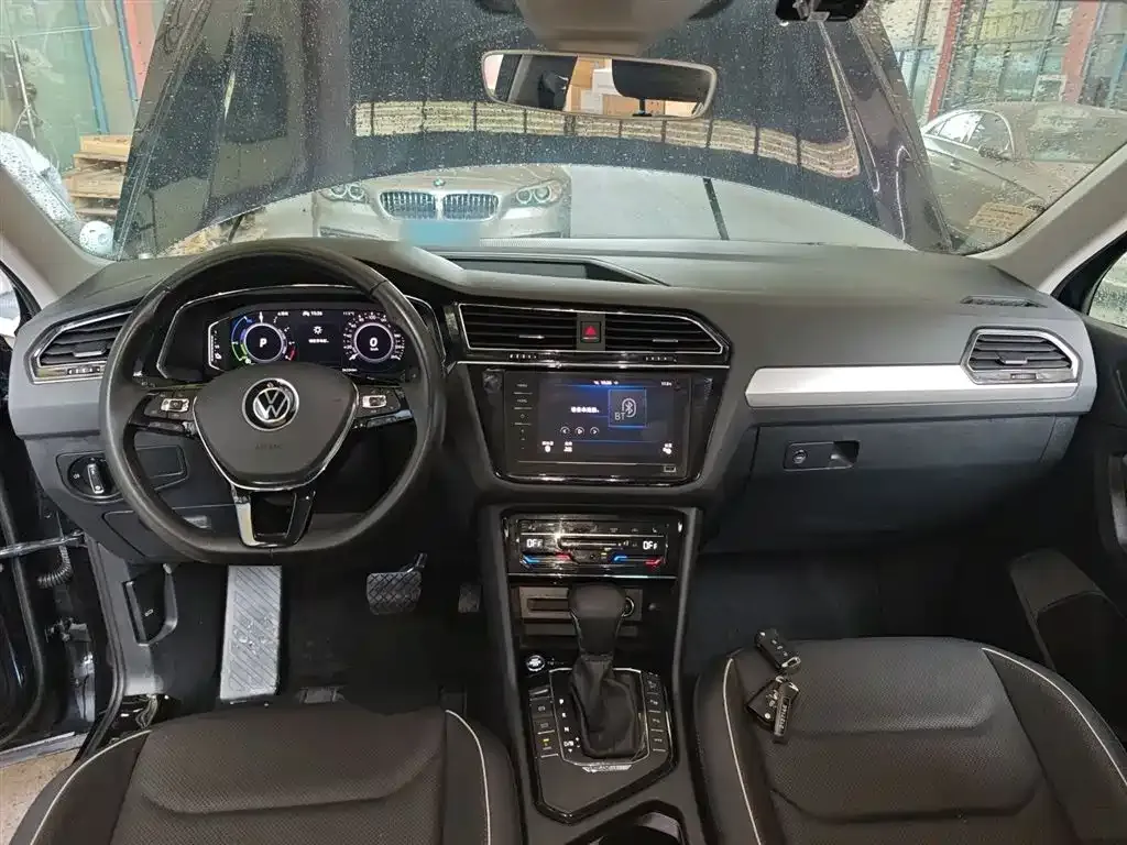 Volkswagen Tiguan L New Energy — фото 10