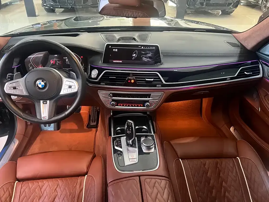 BMW 7 Series — фото 10