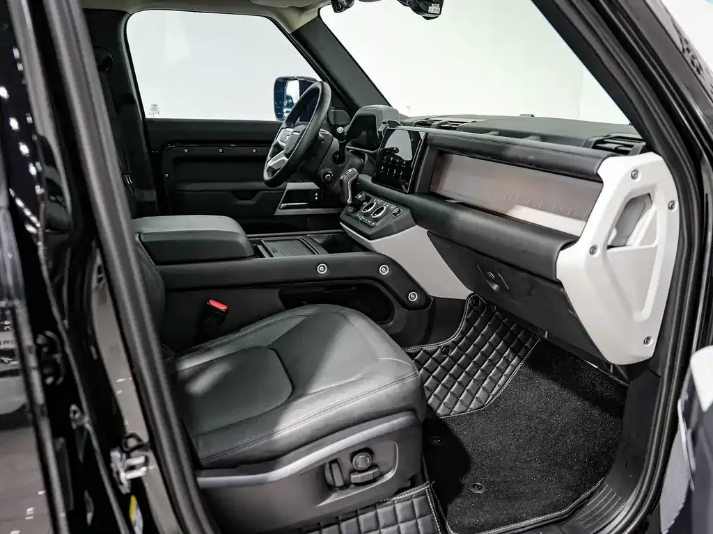 Land Rover Defender — фото 10