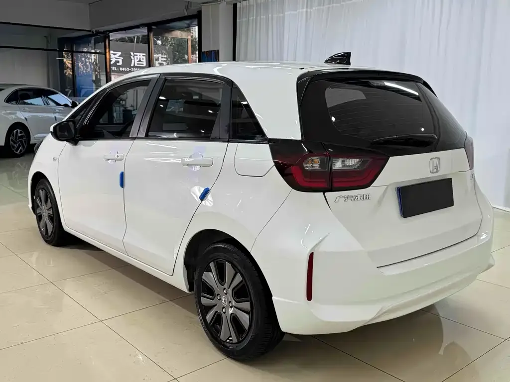 Honda Fit — фото 4