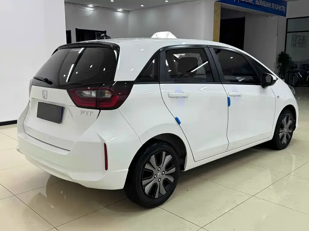 Honda Fit — фото 6