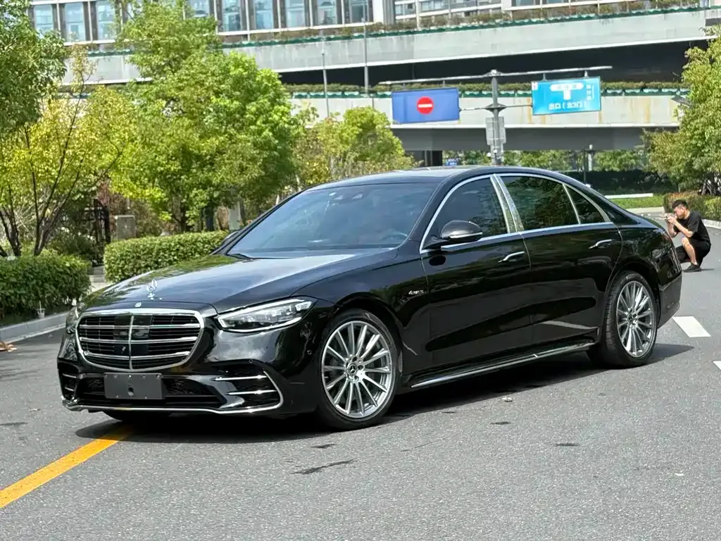Mercedes-Benz S-Class — фото 1