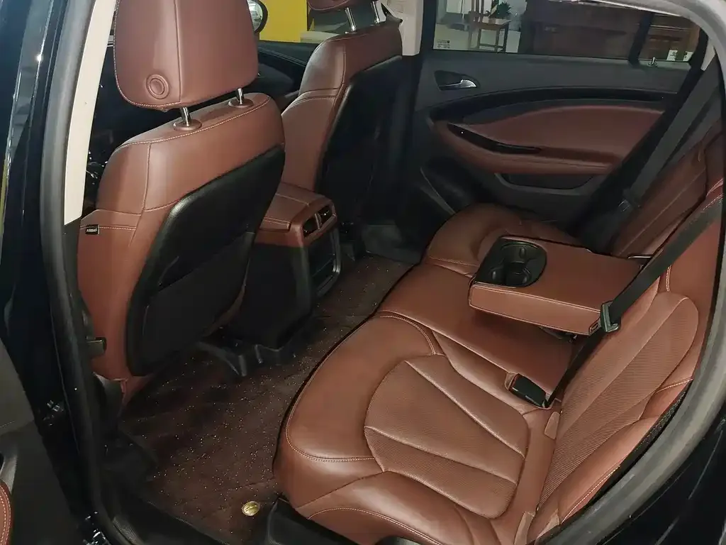 Buick Envision Plus — фото 7