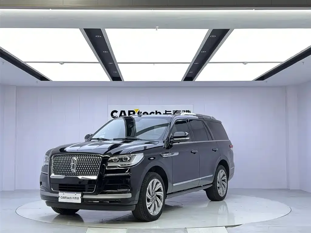Lincoln Navigator — фото 1