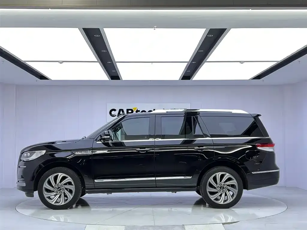 Lincoln Navigator — фото 2
