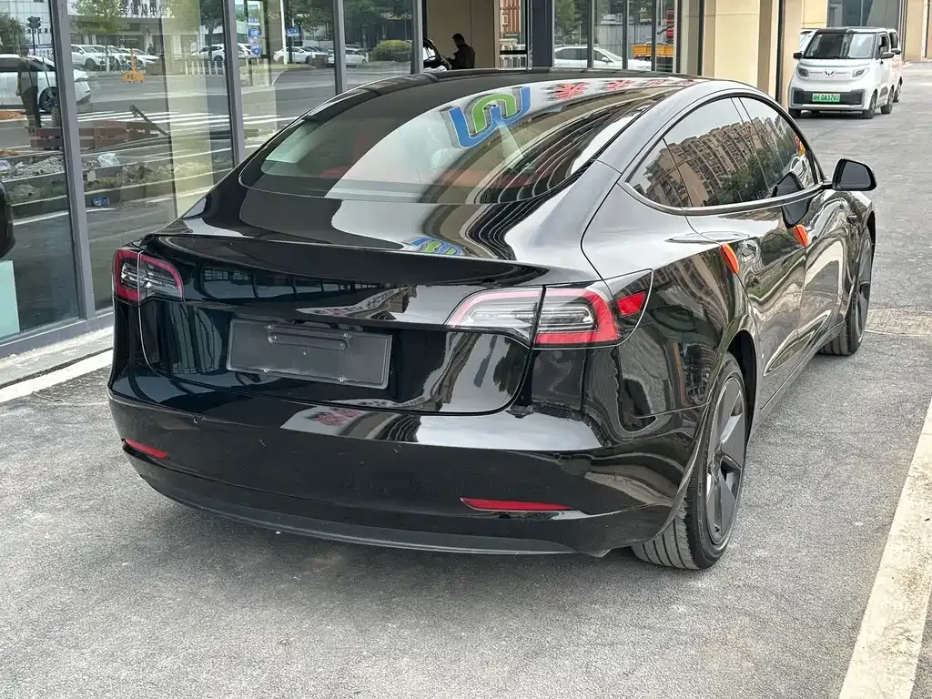 Tesla Model 3 — фото 5