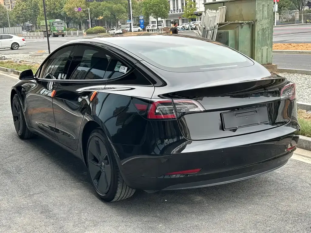 Tesla Model 3 — фото 6