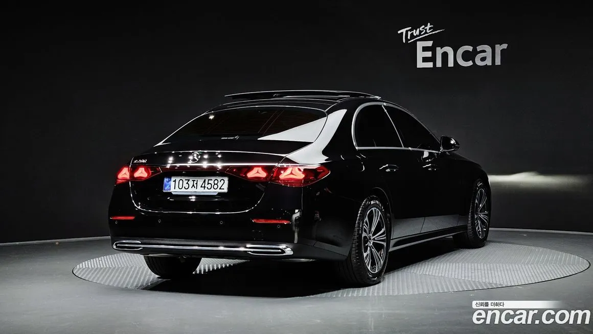 Mercedes-Benz E-Class — фото 2
