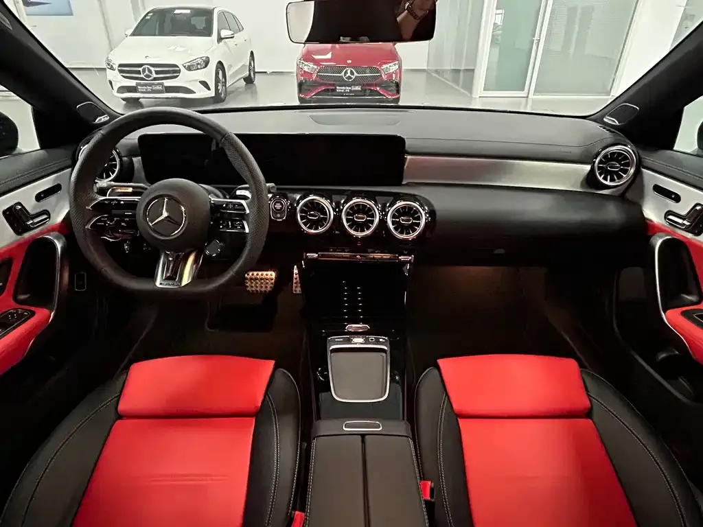 Mercedes-Benz CLA AMG — фото 8