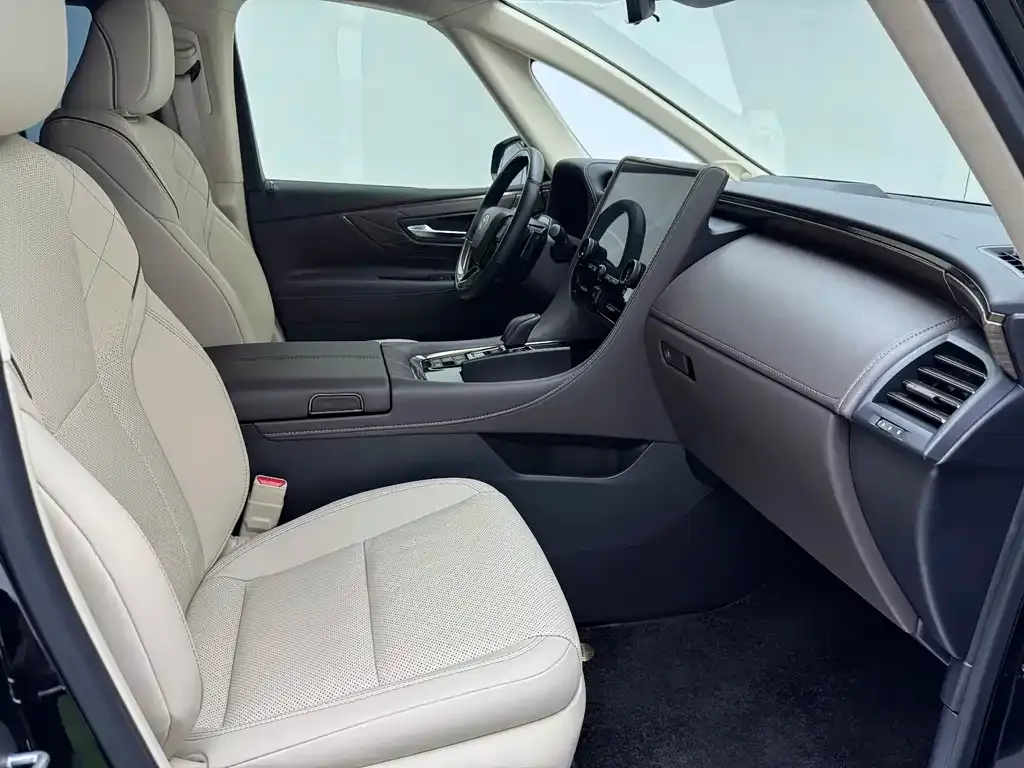 Toyota Alphard — фото 10