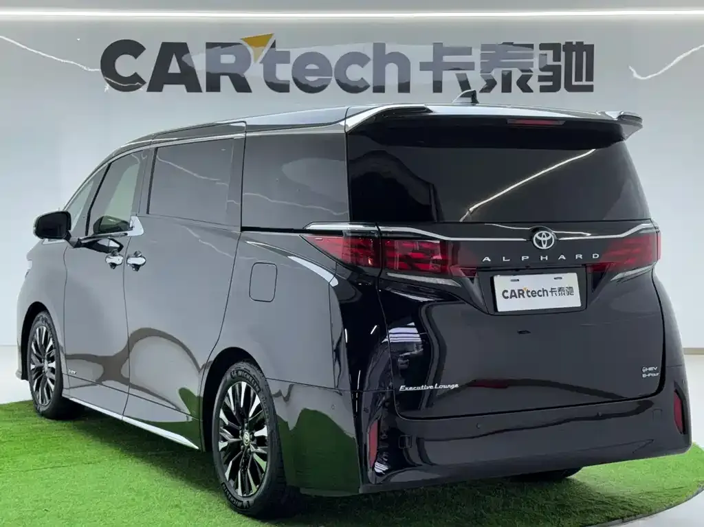 Toyota Alphard — фото 3