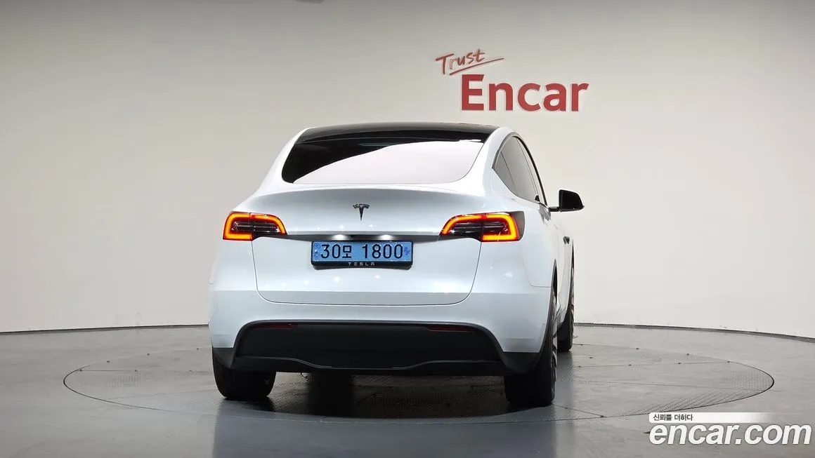 Tesla Model Y — фото 4