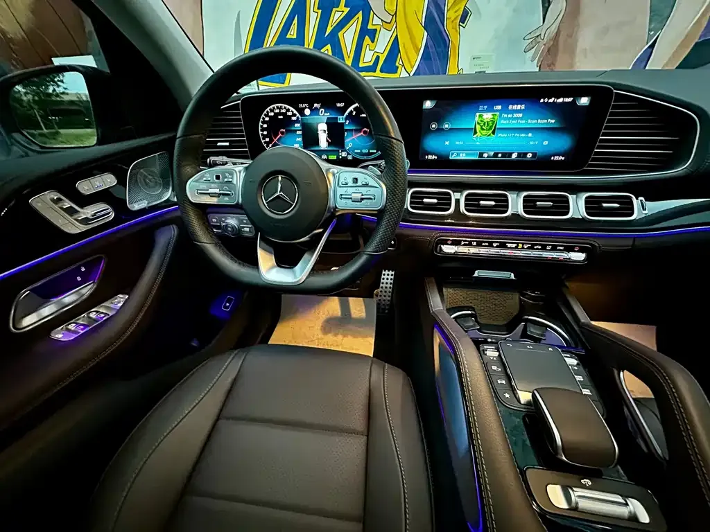 Mercedes-Benz GLS — фото 10