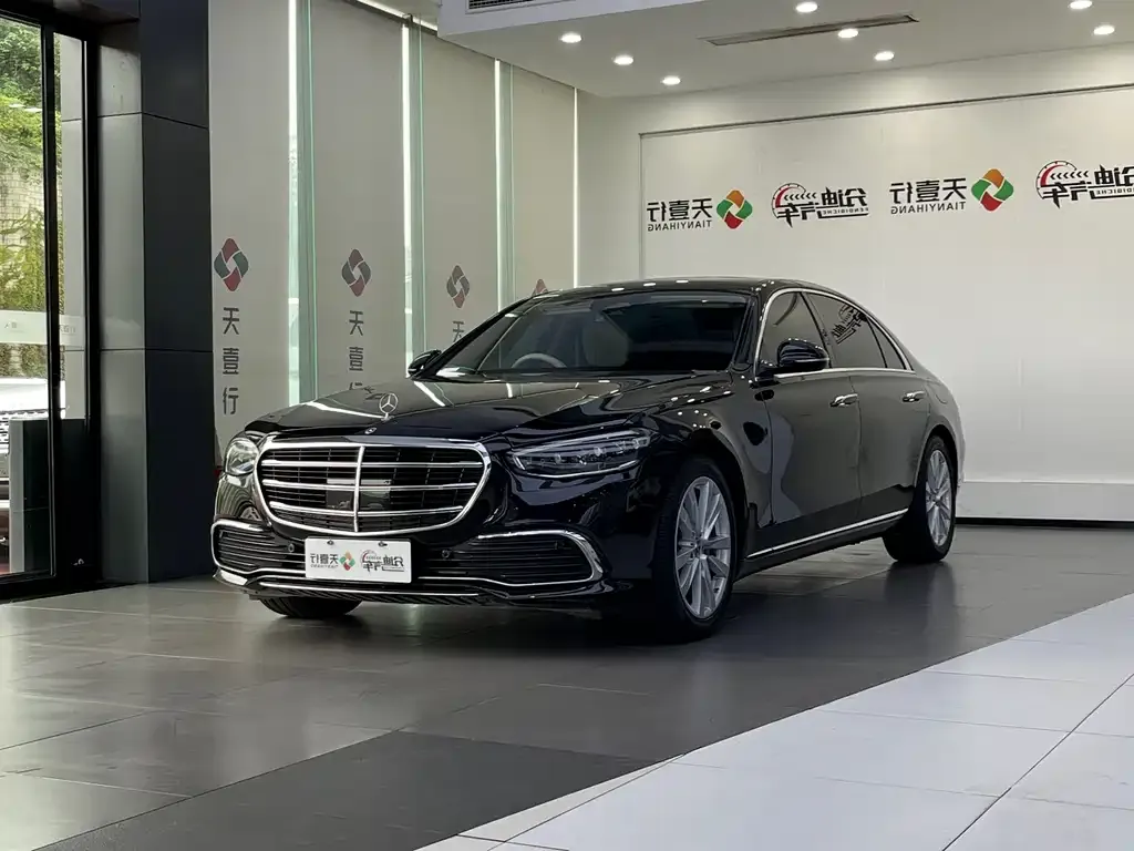 Mercedes-Benz S-Class — фото 1