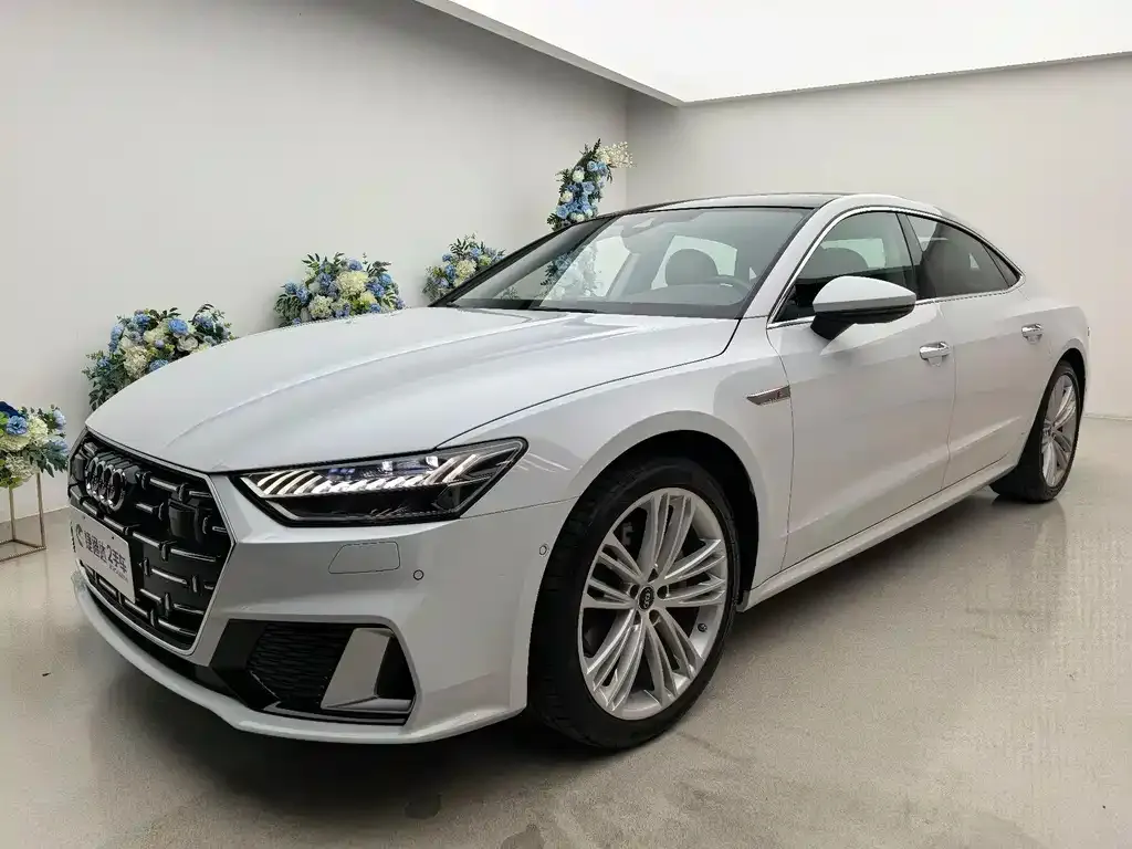 Audi A7L — фото 1
