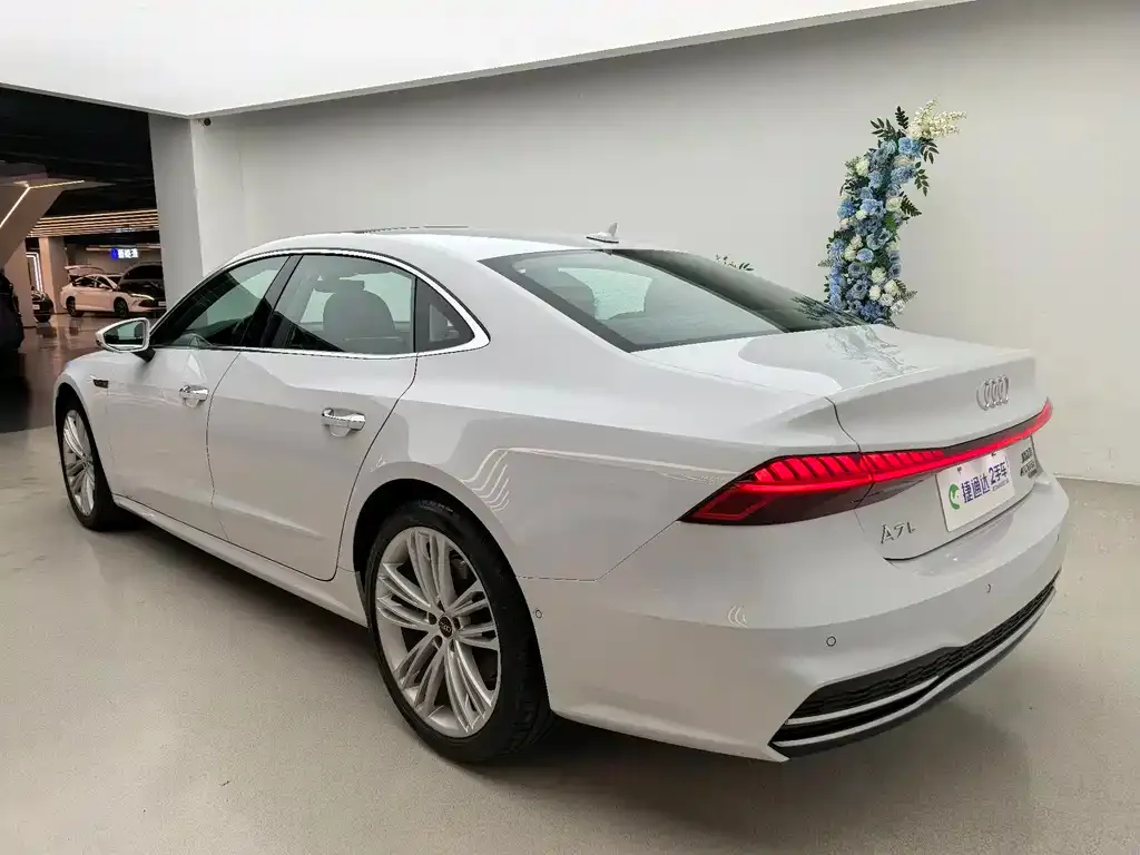 Audi A7L — фото 4