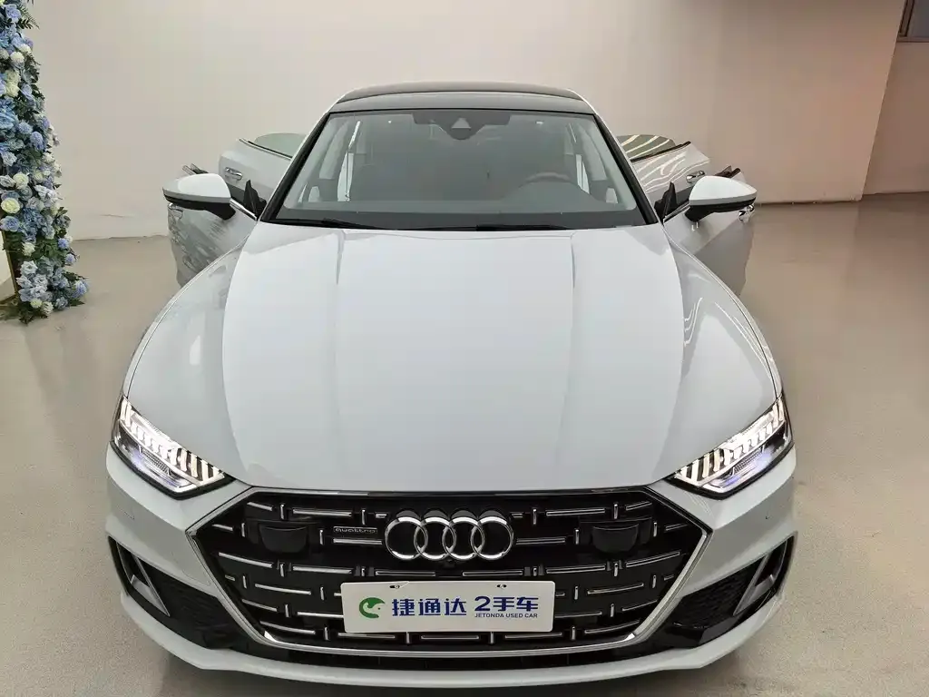 Audi A7L — фото 5