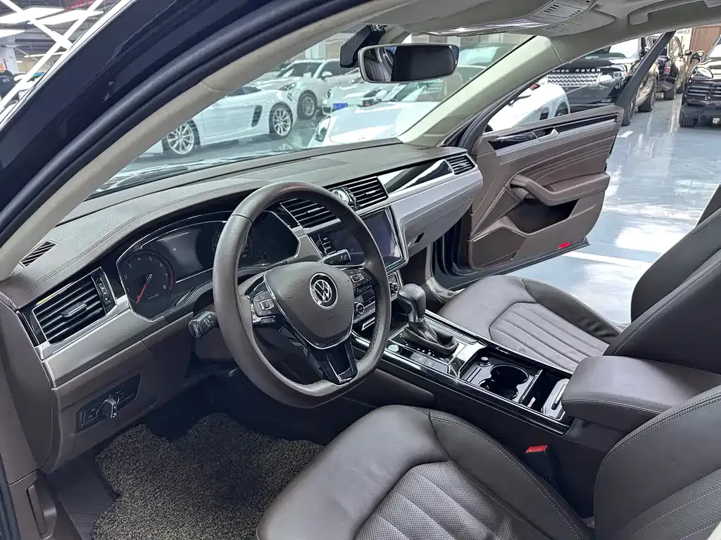 Volkswagen Phideon — фото 5