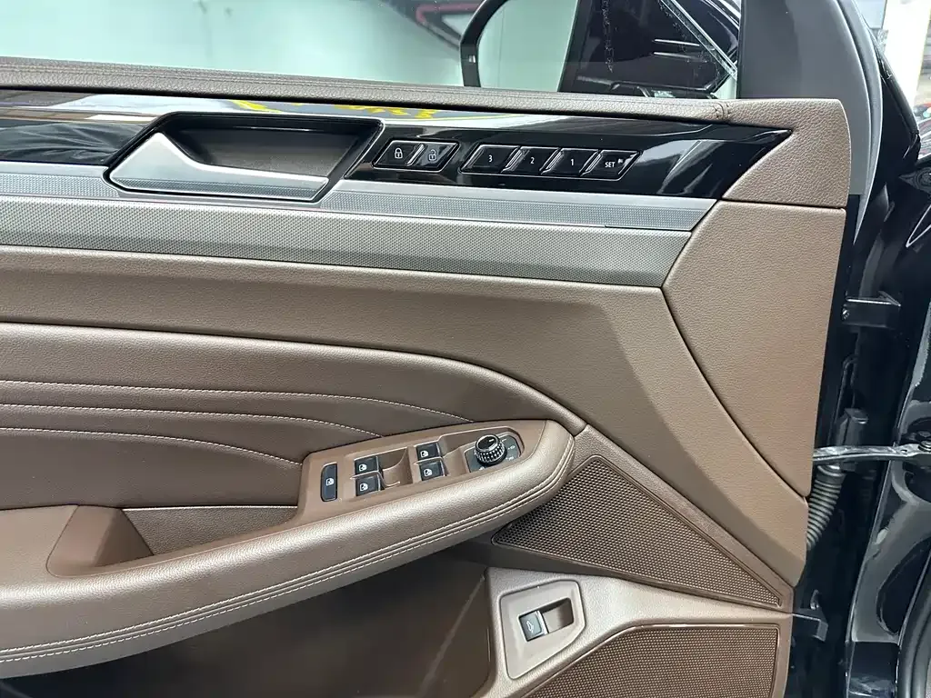 Volkswagen Phideon — фото 7