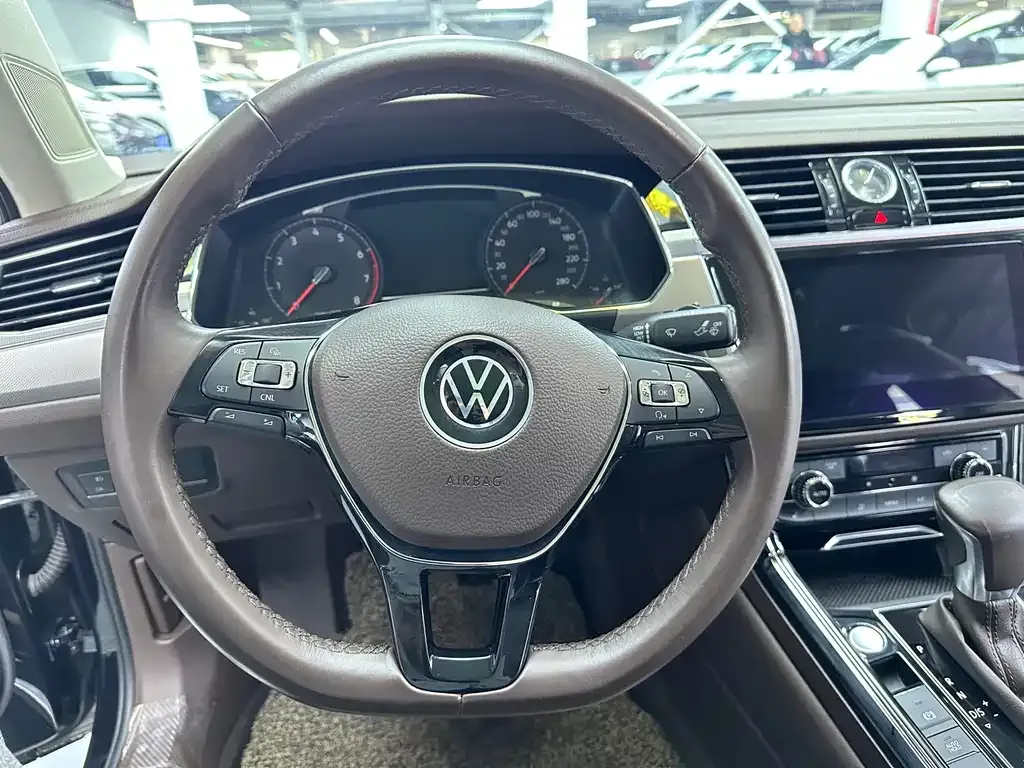 Volkswagen Phideon — фото 8