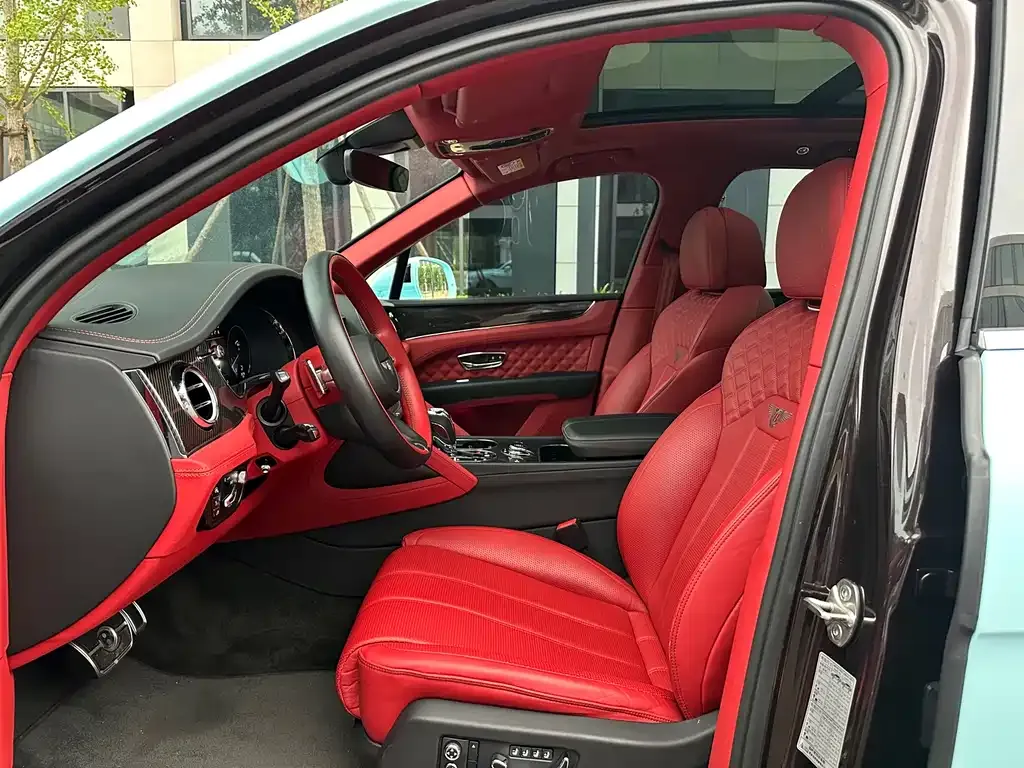 Bentley Bentayga — фото 10