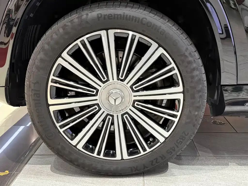 Mercedes-Benz GLS — фото 10