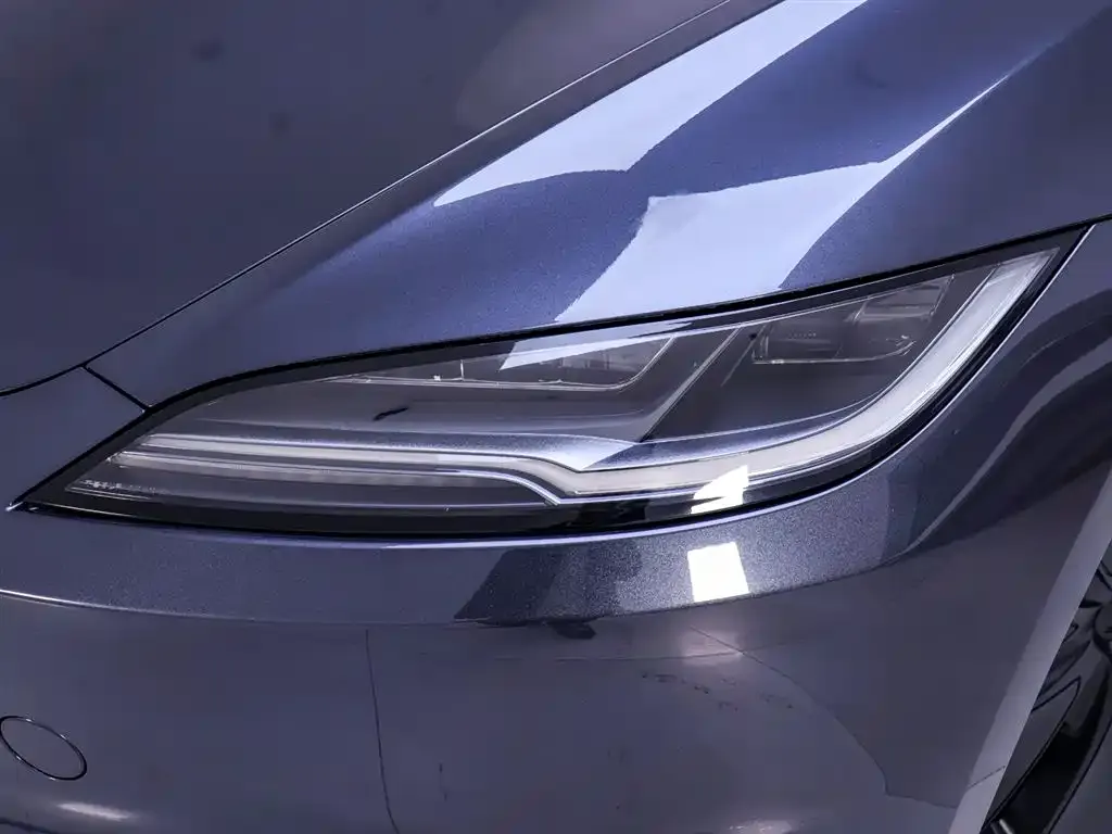 Tesla Model 3 — фото 4