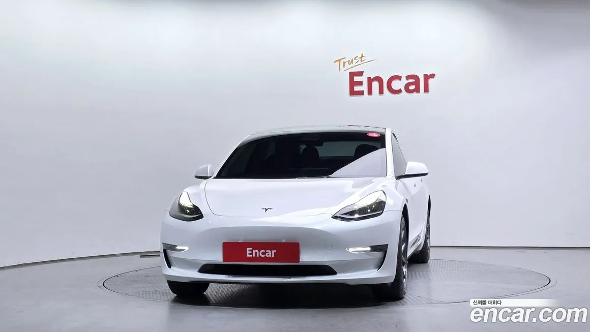 Tesla Model 3 — фото 3