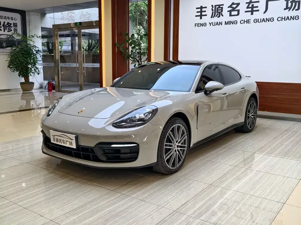 Porsche Panamera — фото 1
