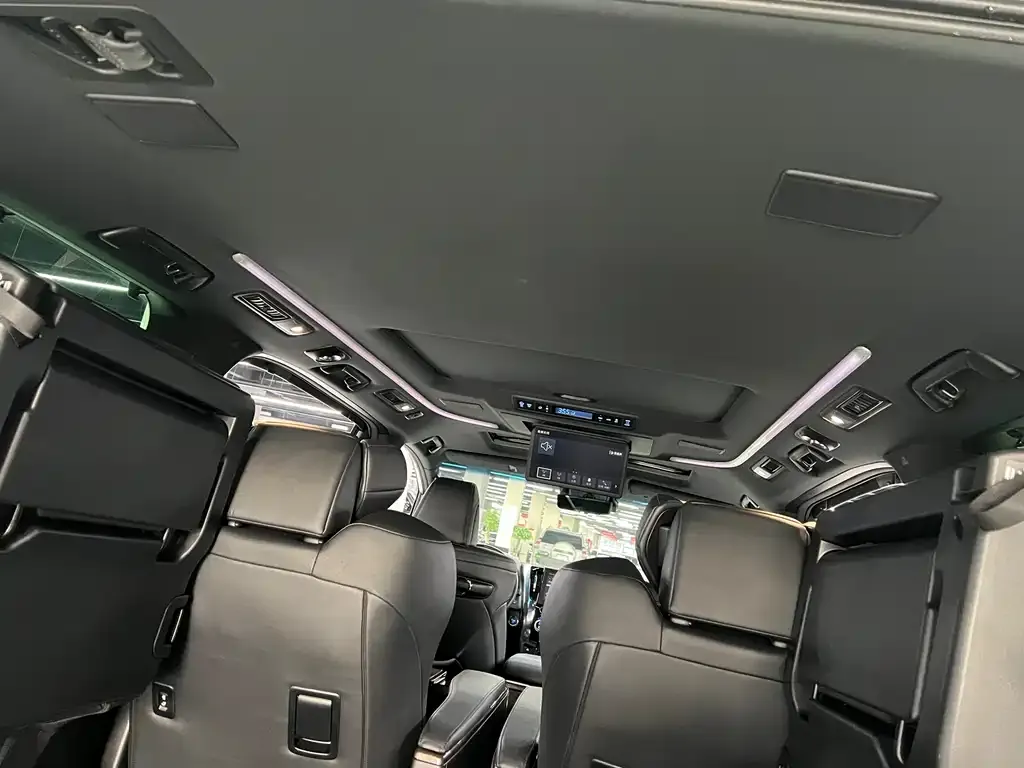 Toyota Vellfire — фото 9