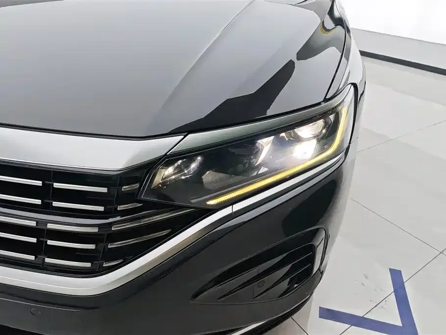 Volkswagen Passat — фото 5