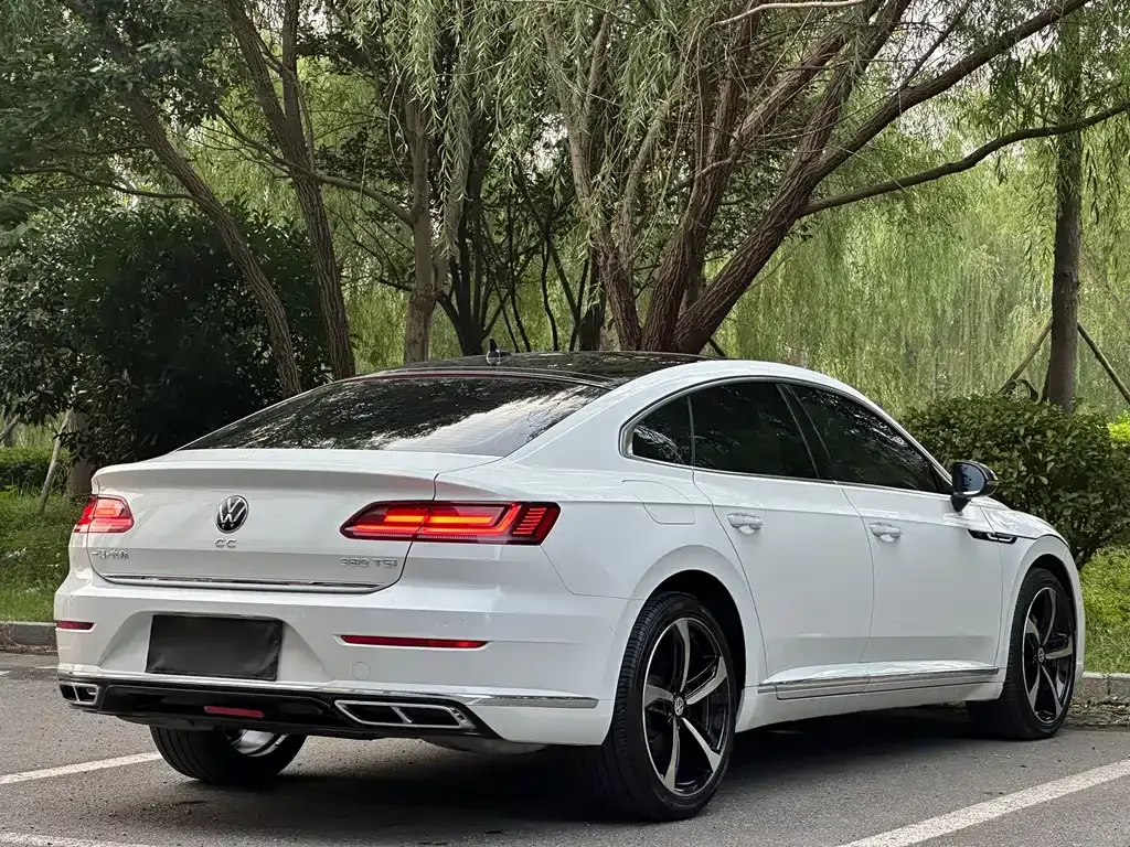Volkswagen CC — фото 3
