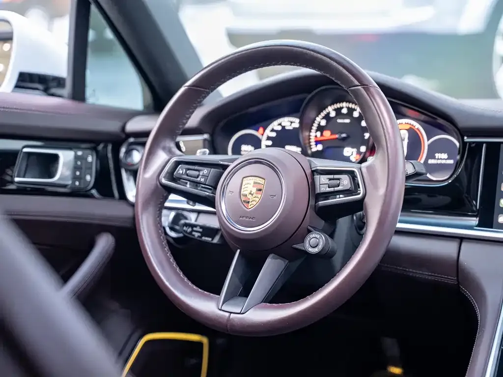 Porsche Panamera — фото 6
